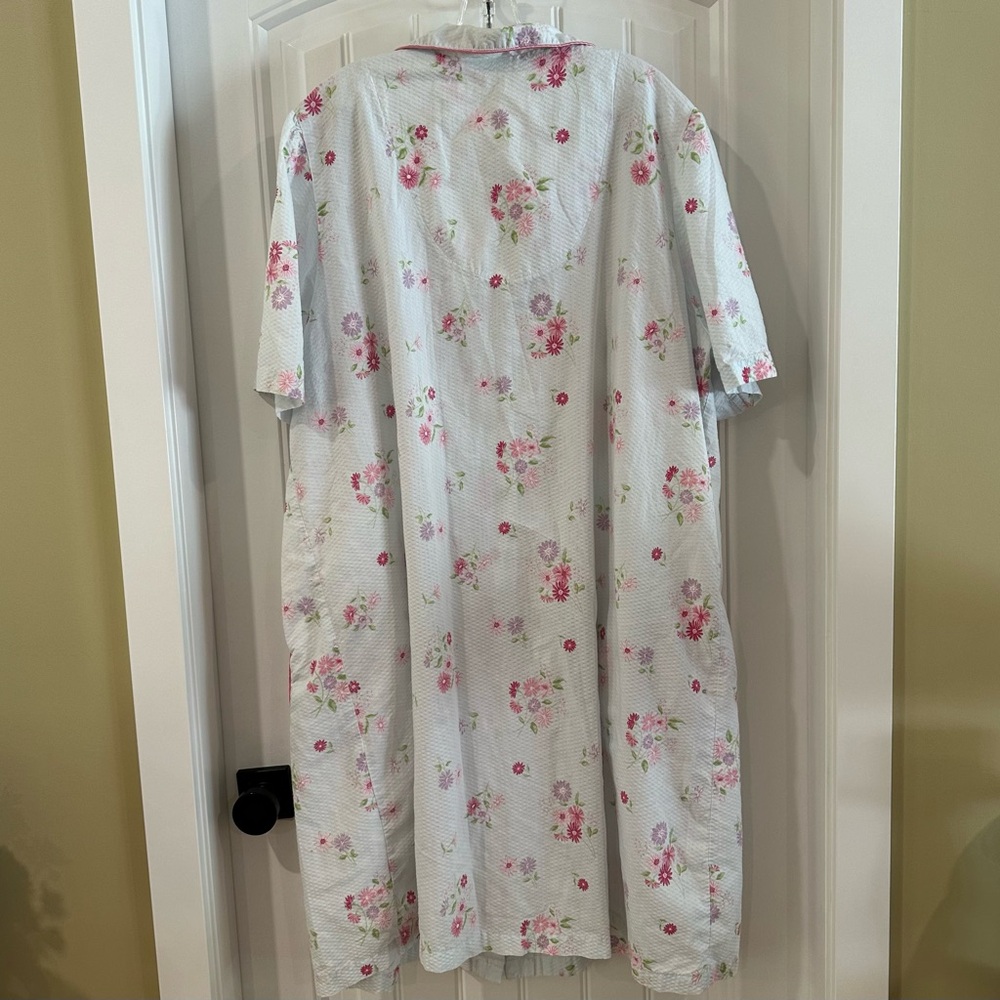 Vanity Fair Light Blue Floral Button-Front Housecoat with Pink Trim - Picture 9 of 12